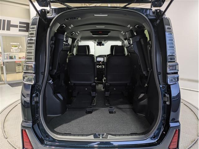 ヴォクシー ＺＳ　煌ＩＩＩ　フルセグ　メモリーナビ　ＤＶＤ再生　ミュージックプレイヤー接続可　後席モニター　バックカメラ　衝突被害軽減システム　ＥＴＣ　両側電動スライド　ＬＥＤヘッドランプ　乗車定員７人　３列シート　ワンオーナー（16枚目）