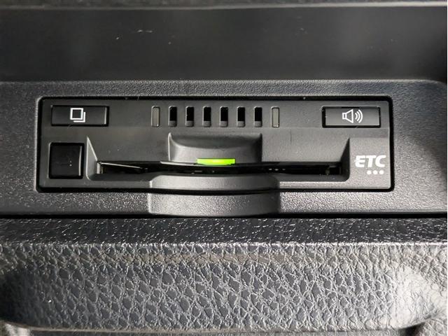 ヴォクシー ＺＳ　煌ＩＩＩ　フルセグ　メモリーナビ　ＤＶＤ再生　ミュージックプレイヤー接続可　後席モニター　バックカメラ　衝突被害軽減システム　ＥＴＣ　両側電動スライド　ＬＥＤヘッドランプ　乗車定員７人　３列シート　ワンオーナー（32枚目）