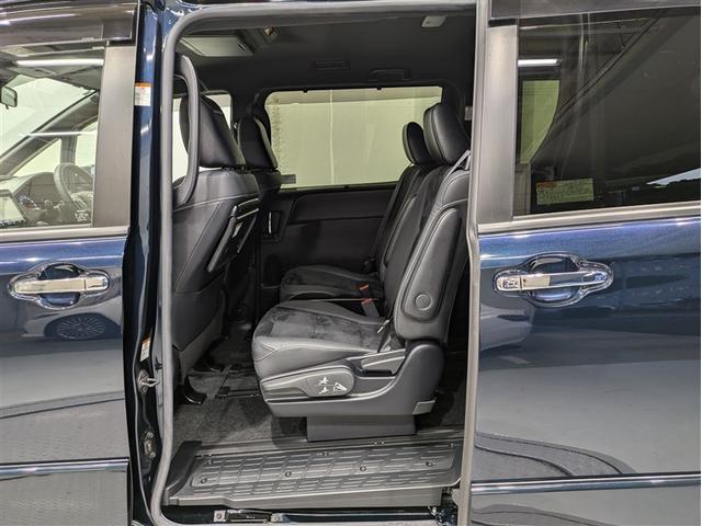 ヴォクシー ＺＳ　煌ＩＩＩ　フルセグ　メモリーナビ　ＤＶＤ再生　ミュージックプレイヤー接続可　後席モニター　バックカメラ　衝突被害軽減システム　ＥＴＣ　両側電動スライド　ＬＥＤヘッドランプ　乗車定員７人　３列シート　ワンオーナー（36枚目）