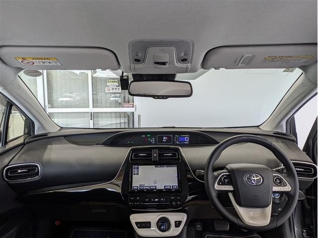 プリウス Ａ　フルセグ　メモリーナビ　ＤＶＤ再生　バックカメラ　衝突被害軽減システム　ＥＴＣ　ドラレコ　ＬＥＤヘッドランプ　ワンオーナー　記録簿　アイドリングストップ（6枚目）