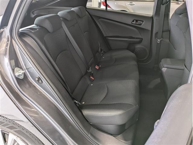 プリウス Ａ　フルセグ　メモリーナビ　ＤＶＤ再生　バックカメラ　衝突被害軽減システム　ＥＴＣ　ドラレコ　ＬＥＤヘッドランプ　ワンオーナー　記録簿　アイドリングストップ（13枚目）