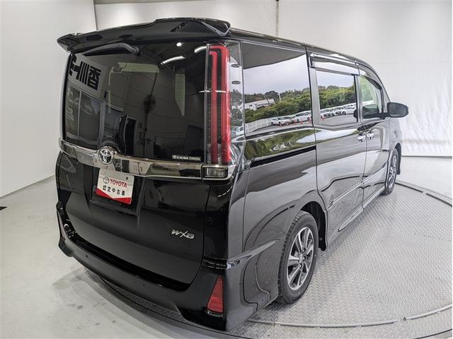 ノア Ｓｉ　ダブルバイビーＩＩＩ　フルセグ　メモリーナビ　ＤＶＤ再生　バックカメラ　衝突被害軽減システム　ＥＴＣ　ドラレコ　両側電動スライド　ＬＥＤヘッドランプ　乗車定員７人　３列シート　ワンオーナー　アイドリングストップ（2枚目）