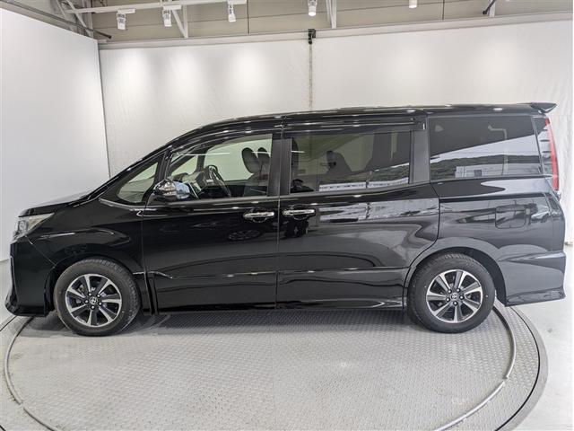 ノア Ｓｉ　ダブルバイビーＩＩＩ　フルセグ　メモリーナビ　ＤＶＤ再生　バックカメラ　衝突被害軽減システム　ＥＴＣ　ドラレコ　両側電動スライド　ＬＥＤヘッドランプ　乗車定員７人　３列シート　ワンオーナー　アイドリングストップ（3枚目）