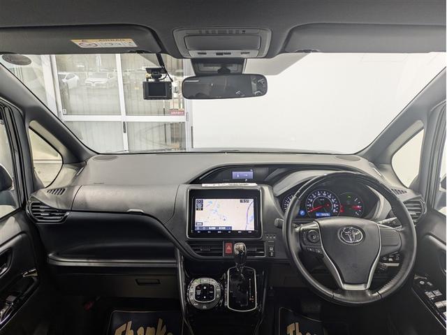 ノア Ｓｉ　ダブルバイビーＩＩＩ　フルセグ　メモリーナビ　ＤＶＤ再生　バックカメラ　衝突被害軽減システム　ＥＴＣ　ドラレコ　両側電動スライド　ＬＥＤヘッドランプ　乗車定員７人　３列シート　ワンオーナー　アイドリングストップ（7枚目）