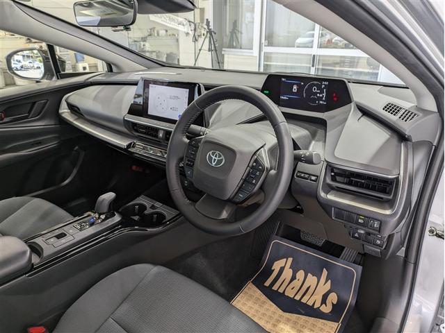 プリウス Ｘ　フルセグ　メモリーナビ　ミュージックプレイヤー接続可　バックカメラ　衝突被害軽減システム　ＥＴＣ　ドラレコ　ＬＥＤヘッドランプ　記録簿　アイドリングストップ（4枚目）