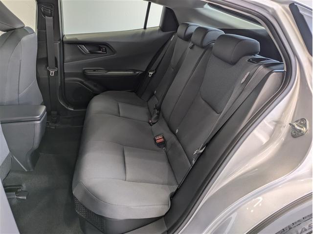 プリウス Ｘ　フルセグ　メモリーナビ　ミュージックプレイヤー接続可　バックカメラ　衝突被害軽減システム　ＥＴＣ　ドラレコ　ＬＥＤヘッドランプ　記録簿　アイドリングストップ（34枚目）