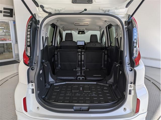 シエンタ ハイブリッドZ フルセグ メモリーナビ DVD再生 ミュージックプレイヤー接続可 後席モニター バックカメラ 衝突被害軽減システム ETC 両側電動スライド LEDヘッドランプ 乗車定員7人 3列シート ワンオーナー(16枚目)