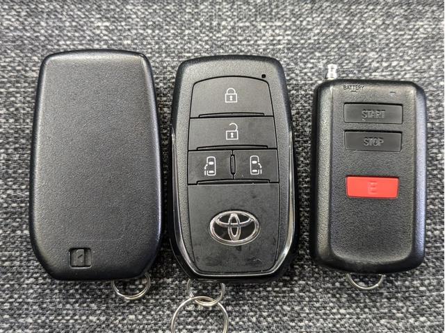 シエンタ ハイブリッドZ フルセグ メモリーナビ DVD再生 ミュージックプレイヤー接続可 後席モニター バックカメラ 衝突被害軽減システム ETC 両側電動スライド LEDヘッドランプ 乗車定員7人 3列シート ワンオーナー(19枚目)