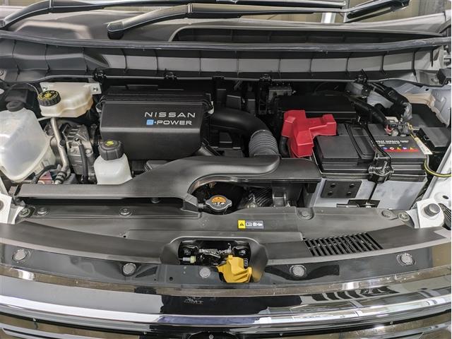 セレナ e-パワー ハイウェイスターV フルセグ メモリーナビ ミュージックプレイヤー接続可 後席モニター バックカメラ 衝突被害軽減システム ETC ドラレコ 両側電動スライド LEDヘッドランプ 乗車定員8人 3列シート ワンオーナー(17枚目)