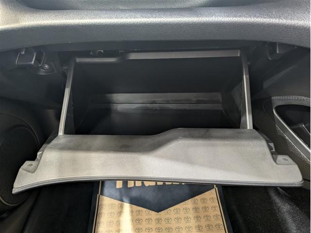 シエンタ G フルセグ メモリーナビ DVD再生 バックカメラ 衝突被害軽減システム ETC 両側電動スライド LEDヘッドランプ 乗車定員7人 3列シート 記録簿 アイドリングストップ(10枚目)