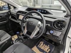 コンパクトボディで狭い道でもスムーズに走れる取り回しのよさ。運転もラクラクです。 4