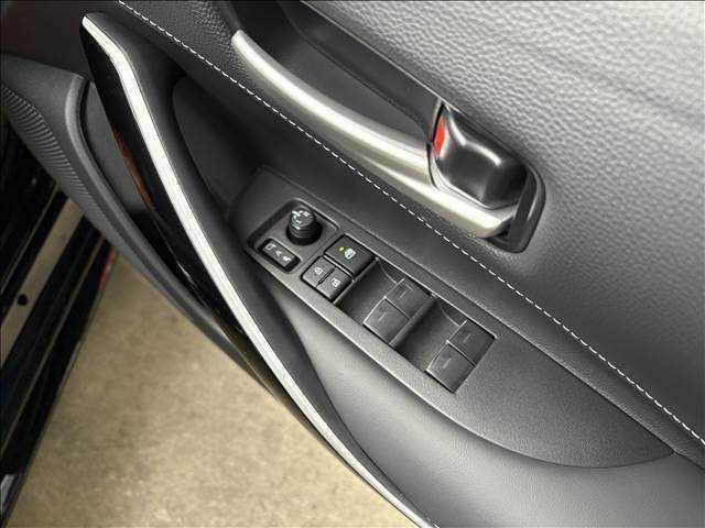 カローラスポーツ ハイブリッドＧ　Ｚ　登録済未使用車　メーカー１０．５インチＤＡ　ＰＬＵＳ＋ドラレコ＋バックガイドモニター　ＴＳＳ　ＨＵＤ　Ｆ席シートヒーター　イルミネーテッドエントリーシステム　本革＋ブランノーブ　純正１８インチＡＷ（23枚目）