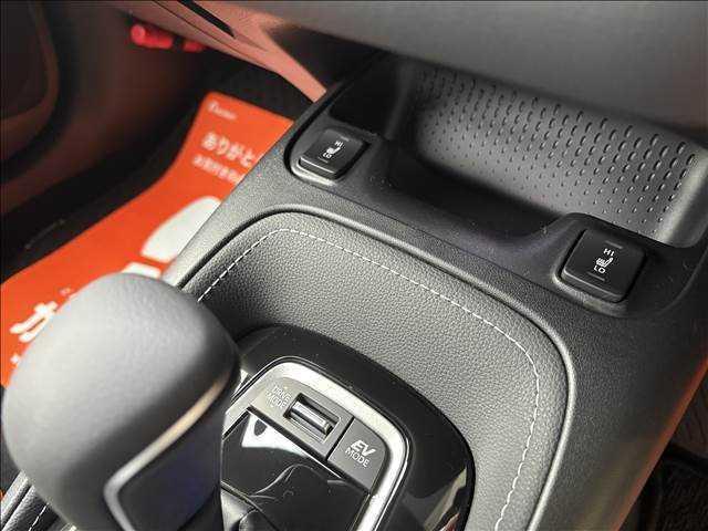 カローラスポーツ ハイブリッドＧ　Ｚ　登録済未使用車　メーカー１０．５インチＤＡ　ＰＬＵＳ＋ドラレコ＋バックガイドモニター　ＴＳＳ　ＨＵＤ　Ｆ席シートヒーター　イルミネーテッドエントリーシステム　本革＋ブランノーブ　純正１８インチＡＷ（39枚目）