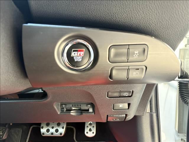プリウスＰＨＶ Ｓ　ＧＲスポーツ　純正９インチＳＤナビ　ＴＶ／ＤＶＤ／ＢＴ　Ｂカメラ　ＴＳＳ　ＬＥＤヘッドランプ　アルパインサブウーファー　社外ミラー型前後ドラレコ　ＥＴＣ２．０（29枚目）