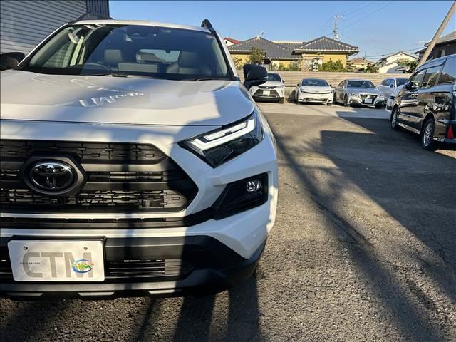 RAV4 ハイブリッドアドベンチャー オフロードパッケージII 10.5インチDA パノラミックビューモニター TSS デジタルインナーミラー前席シートヒーター/ベンチレーションAC100V/1500W ハンズフリーパワーバックドア 純正フロアマット ETC2.0(10枚目)