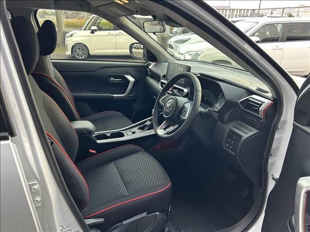 ライズ Ｚ　登録済未使用車　メーカー９インチＤＡ　スマートアシスト　ＰＫＳＢ　ＢＳＭ＋ＲＣＴＡ　ＬＥＤシーケンシャルターンランプ／ＬＥＤフォグ／ＬＥＤイルミ　Ｆ席シートヒーター　ＥＴＣ（23枚目）