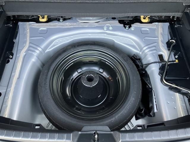 スペアタイヤ装備