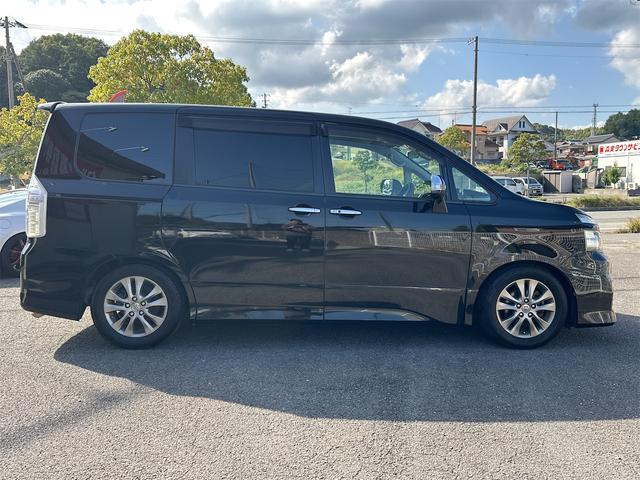 ヴォクシー ZS 煌 ローダウン/ナビ/TV/バックモニター/ETC/Bluetooth/両側電動スライドドア/HIDオートライト/フォグランプ/CD/DVD再生/スマートキー/プッシュスタート/パドルシフト(9枚目)