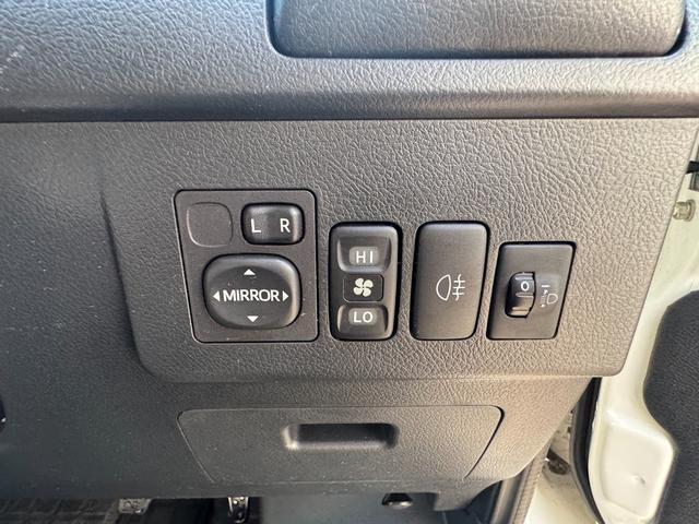 タウンエースバン GL キーレス パワーウィンドウ ポータブルナビ バックカメラ リヤヒーター 社外アルミホイール ルーフキャリア(18枚目)