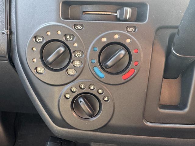 タウンエースバン GL キーレス パワーウィンドウ ポータブルナビ バックカメラ リヤヒーター 社外アルミホイール ルーフキャリア(24枚目)