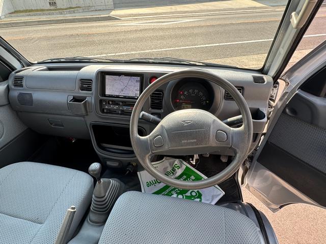 ハイゼットトラック ジャンボ 社外ナビ ワンセグTV 4WD ETC ミラー型ドラレコ キーレス マット バイザー 荷台マット ゲートプロテクター エアコン パワステ(3枚目)