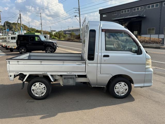 ハイゼットトラック ジャンボ 社外ナビ ワンセグTV 4WD ETC ミラー型ドラレコ キーレス マット バイザー 荷台マット ゲートプロテクター エアコン パワステ(10枚目)