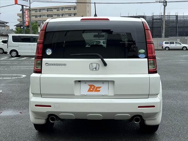 クロスロード ２０Ｘｉ　ＨＩＤ　全ドアオートＰ／Ｗ　ＥＴＣ　電格ミラー　フォグライト　リヤワイパー　スペアキー　チルトステアリング　ミラーウインカー　プライバシーガラス　３列シート　ドリンクホルダー　マット　バイザー　シガー（12枚目）