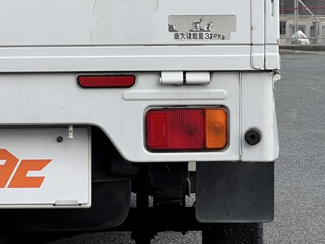 キャリイトラック ＫＣエアコン・パワステ　禁煙車　エアコン　パワステ　ＡＭ／ＦＭラジオ　ヘッドライトレベライザー　３方開荷台　ロープフック付トリイ　間欠ワイパー　最大積載量３５０ＫＧ　ゴムマット　サイドバイザー　ＳＲＳエアバッグ（25枚目）