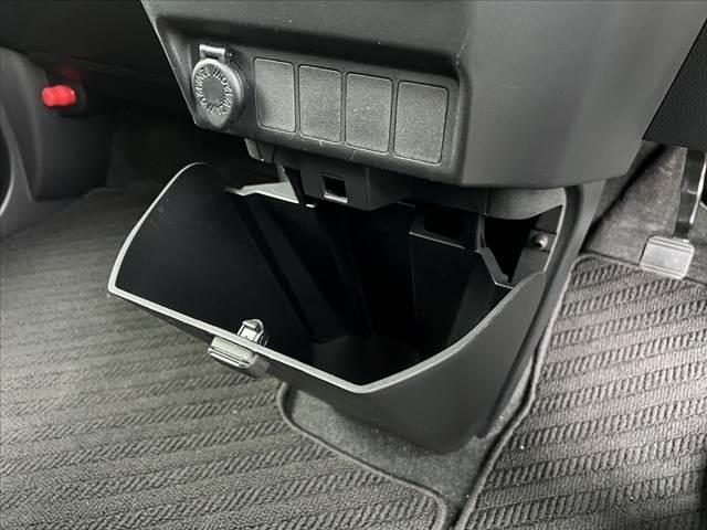 トール Ｘ　後期　スマートアシスト　純正ＳＤナビ　ＣＤ　ＤＶＤ　ＢＴ　Ｂカメラ　電スラ　ステリモ　スマートキーＸ２　コーナーセンサー　Ｐスタート　Ａライト　Ａストップ　レベライザー　ＡＣソケット　Ｐガラス（33枚目）
