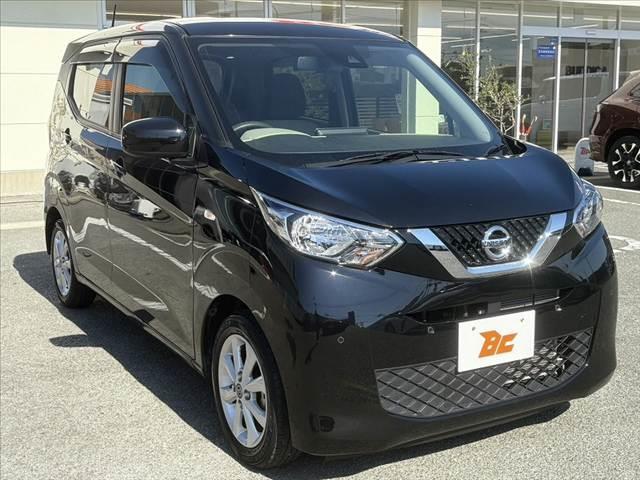 デイズ Ｘ　車検整備付　エマージェンシーブレーキ　純正ＳＤナビ／フルセグ／ブルートゥース／Ｂカメラ　スマートキー　ステリモ　電動格納ミラー　Ａライト　Ａストップ　Ｐスタート　シートリフター　レベライザー（10枚目）