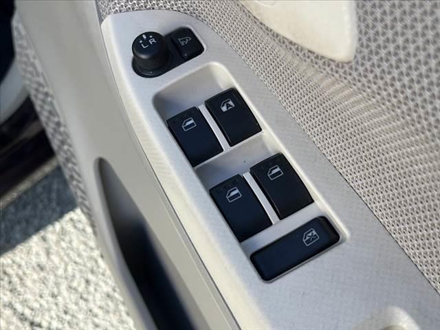 ムーヴ Ｌ　ＳＡＩＩ　車検整備付　スマアシ２　電格　シートリフター　チルトステア　リアワイパー　ＡＣソケット　前席バニティーミラー　レベライザー　カップホルダー　プライバシーガラス　ベンチシート　マット　ドアバイザー（4枚目）