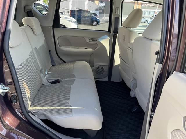 ムーヴ Ｌ　ＳＡＩＩ　車検整備付　スマアシ２　電格　シートリフター　チルトステア　リアワイパー　ＡＣソケット　前席バニティーミラー　レベライザー　カップホルダー　プライバシーガラス　ベンチシート　マット　ドアバイザー（18枚目）