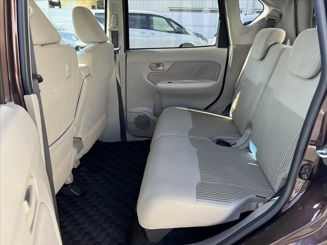 ムーヴ Ｌ　ＳＡＩＩ　車検整備付　スマアシ２　電格　シートリフター　チルトステア　リアワイパー　ＡＣソケット　前席バニティーミラー　レベライザー　カップホルダー　プライバシーガラス　ベンチシート　マット　ドアバイザー（19枚目）