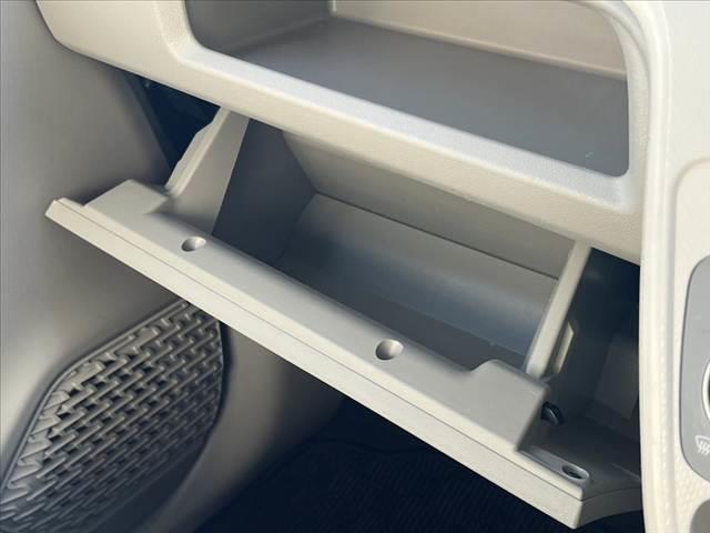 ムーヴ Ｌ　ＳＡＩＩ　車検整備付　スマアシ２　電格　シートリフター　チルトステア　リアワイパー　ＡＣソケット　前席バニティーミラー　レベライザー　カップホルダー　プライバシーガラス　ベンチシート　マット　ドアバイザー（23枚目）