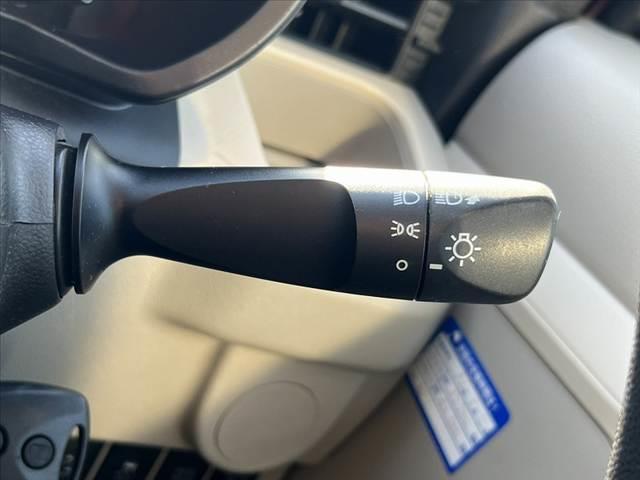 ムーヴ Ｌ　ＳＡＩＩ　車検整備付　スマアシ２　電格　シートリフター　チルトステア　リアワイパー　ＡＣソケット　前席バニティーミラー　レベライザー　カップホルダー　プライバシーガラス　ベンチシート　マット　ドアバイザー（28枚目）