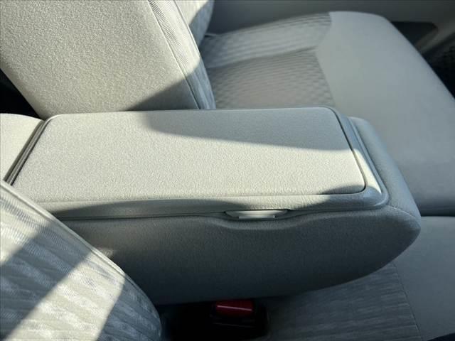 ムーヴ Ｌ　ＳＡＩＩ　車検整備付　スマアシ２　電格　シートリフター　チルトステア　リアワイパー　ＡＣソケット　前席バニティーミラー　レベライザー　カップホルダー　プライバシーガラス　ベンチシート　マット　ドアバイザー（30枚目）