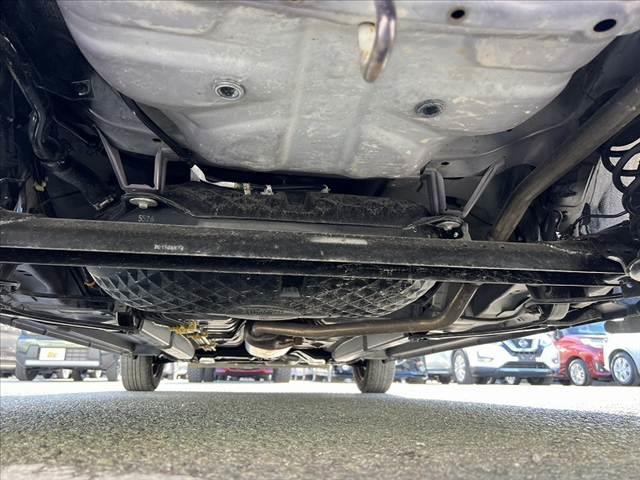 ムーヴ Ｌ　ＳＡＩＩ　車検整備付　スマアシ２　電格　シートリフター　チルトステア　リアワイパー　ＡＣソケット　前席バニティーミラー　レベライザー　カップホルダー　プライバシーガラス　ベンチシート　マット　ドアバイザー（48枚目）