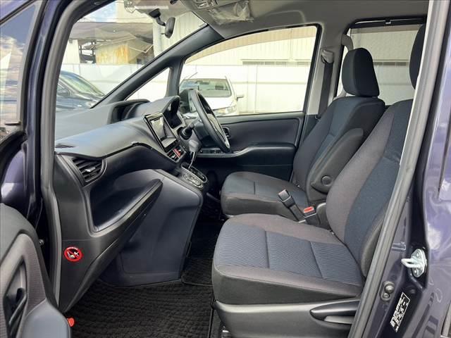 ヴォクシー Ｘ　社外ＳＤナビ　フルセグ　ＤＶＤ　ブルートゥース　Ｂカメラ　電動スライド　リモコンキー　電動格納ミラー　Ａライト　Ａストップ　シートリフター　ステリモ　Ｒシェード　Ｐガラス　ＨＤＭＩ　バニティーミラー（17枚目）