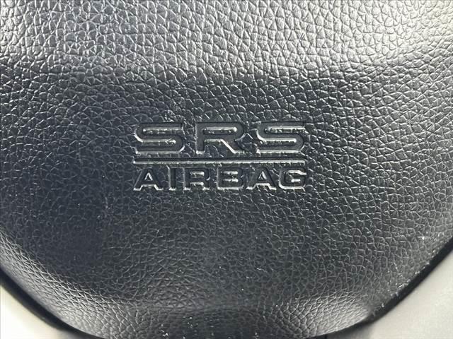 フィット １３Ｇ・Ｆパッケージ　禁煙車　純正ＣＤオーディオ　スマートキー　アイドリングストップ　プッシュスタート　ＥＣＯＮ　プライバシーガラス　ＡＣシガーソケット　電動格納ミラー　横滑り防止　バニティーミラー　チルトステア（33枚目）