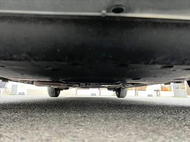 フィット １３Ｇ・Ｆパッケージ　禁煙車　純正ＣＤオーディオ　スマートキー　アイドリングストップ　プッシュスタート　ＥＣＯＮ　プライバシーガラス　ＡＣシガーソケット　電動格納ミラー　横滑り防止　バニティーミラー　チルトステア（47枚目）