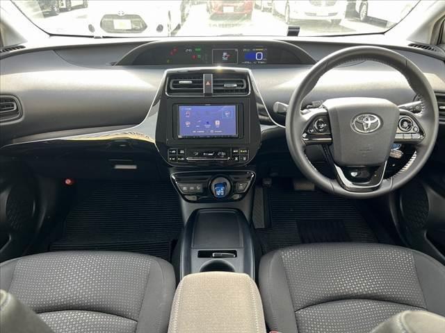 プリウス S 車検整備付 禁煙車 後期 社外SDナビ/ブルートゥース Bカメラ ETC セーフティセンス ステリモ クルコン スマートキー Pスタート オートライト 電格 Aハイビーム LEDヘッド シートリフター(2枚目)