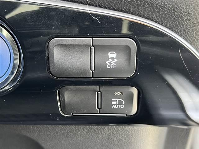 プリウス S 車検整備付 禁煙車 後期 社外SDナビ/ブルートゥース Bカメラ ETC セーフティセンス ステリモ クルコン スマートキー Pスタート オートライト 電格 Aハイビーム LEDヘッド シートリフター(6枚目)