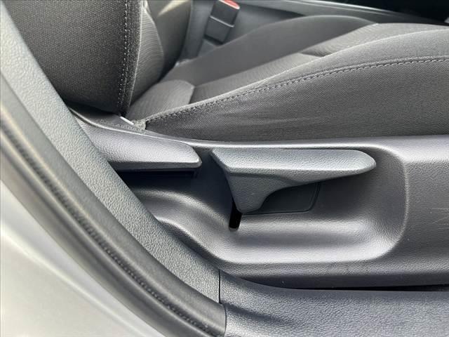 プリウス S 車検整備付 禁煙車 後期 社外SDナビ/ブルートゥース Bカメラ ETC セーフティセンス ステリモ クルコン スマートキー Pスタート オートライト 電格 Aハイビーム LEDヘッド シートリフター(24枚目)