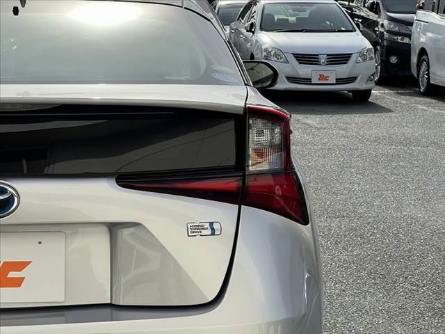 プリウス S 車検整備付 禁煙車 後期 社外SDナビ/ブルートゥース Bカメラ ETC セーフティセンス ステリモ クルコン スマートキー Pスタート オートライト 電格 Aハイビーム LEDヘッド シートリフター(44枚目)