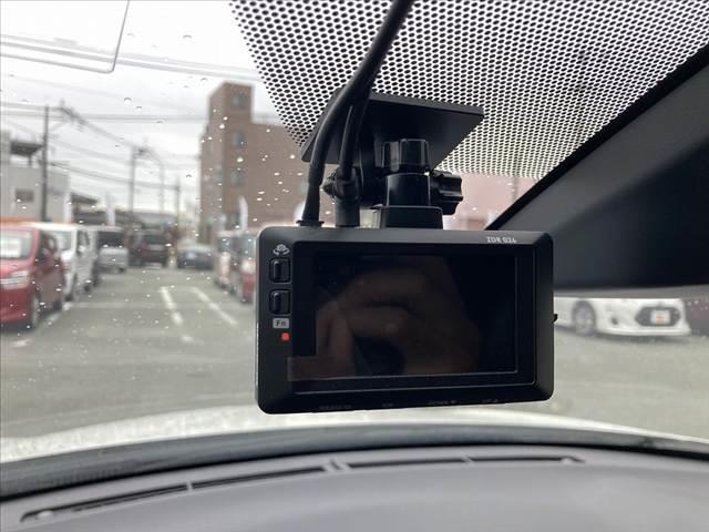 カローラフィールダー ハイブリッドＧ　ダブルバイビー　中期　社外ＳＤナビ　フルセグ　ＢＴ　Ｂカメラ　スマートキー　Ｐスタート　ＥＴＣ　シートヒーター　ＬＥＤヘッド　セーフティＣ　ハーフレザーシート　ＬＤＡ　オートライト　革巻きステア　電格　Ｐガラス（7枚目）