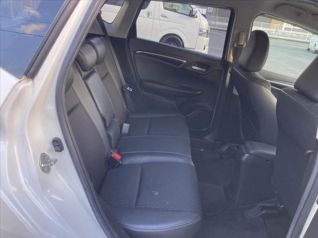 フィットハイブリッド Ｌパッケージ　車検整備付　エアロ　社外ＳＤナビ　フルセグ　ＤＶＤ再生　Ｂカメラ　ＥＴＣ　スマートキー　Ｐスタート　ＬＥＤヘッド　クルコン　Ａストップ　Ａライト　電格　ＡＣシガーソケット　ＳＲＳエアバッグ（18枚目）