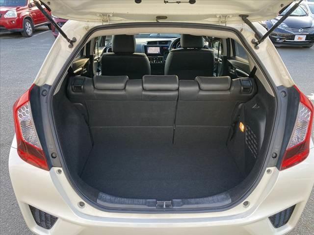 フィットハイブリッド Ｌパッケージ　車検整備付　エアロ　社外ＳＤナビ　フルセグ　ＤＶＤ再生　Ｂカメラ　ＥＴＣ　スマートキー　Ｐスタート　ＬＥＤヘッド　クルコン　Ａストップ　Ａライト　電格　ＡＣシガーソケット　ＳＲＳエアバッグ（20枚目）