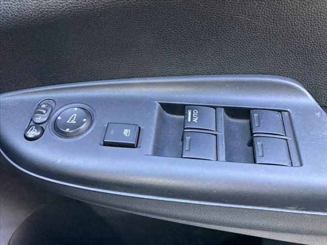 フィットハイブリッド Ｌパッケージ　車検整備付　エアロ　社外ＳＤナビ　フルセグ　ＤＶＤ再生　Ｂカメラ　ＥＴＣ　スマートキー　Ｐスタート　ＬＥＤヘッド　クルコン　Ａストップ　Ａライト　電格　ＡＣシガーソケット　ＳＲＳエアバッグ（23枚目）