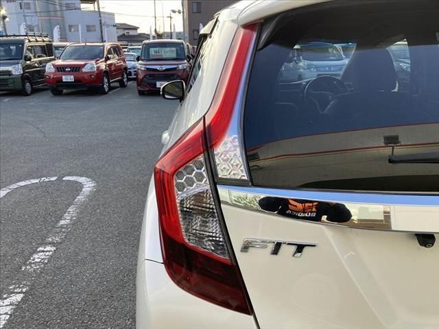 フィットハイブリッド Ｌパッケージ　車検整備付　エアロ　社外ＳＤナビ　フルセグ　ＤＶＤ再生　Ｂカメラ　ＥＴＣ　スマートキー　Ｐスタート　ＬＥＤヘッド　クルコン　Ａストップ　Ａライト　電格　ＡＣシガーソケット　ＳＲＳエアバッグ（37枚目）