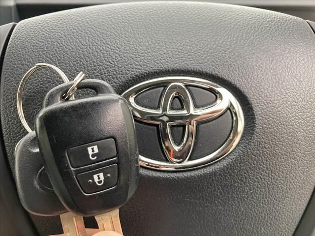 アクア L 車検整備付 後期 社外SDナビ Bluetooth バックカメラ ETC リモコンキー スペアキー 電格レベライザー セキュリティアラーム ACシガーソケット エアバッグ 横滑防止 バニティミラー(7枚目)